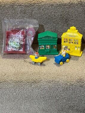 The Busy World of Richard Scarry 1994 1995 McDonald's Happy Meal lot of 6